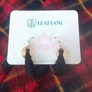 Leaffani black gold dangle earrings